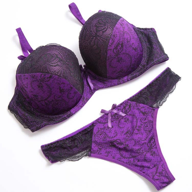 Underwire bra and matching thong set with lace - Image 3