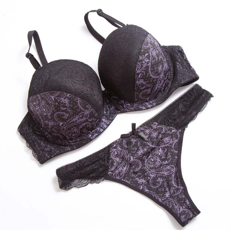 Underwire bra and matching thong set with lace - Image 4